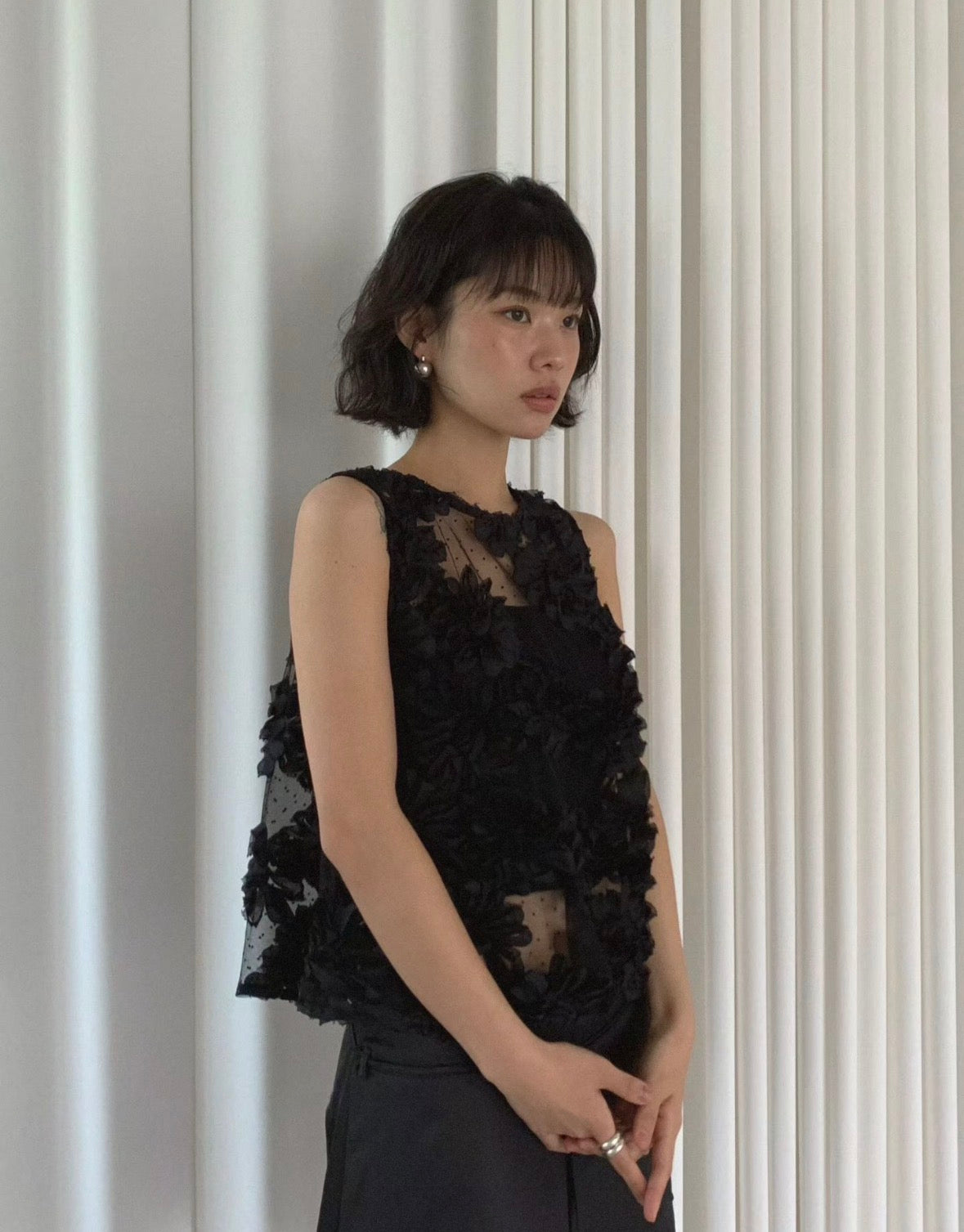 法式立體花卉刺繡無袖上衣